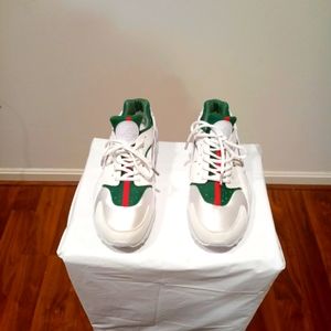 Nike Air Huarache Sneakers Size 11